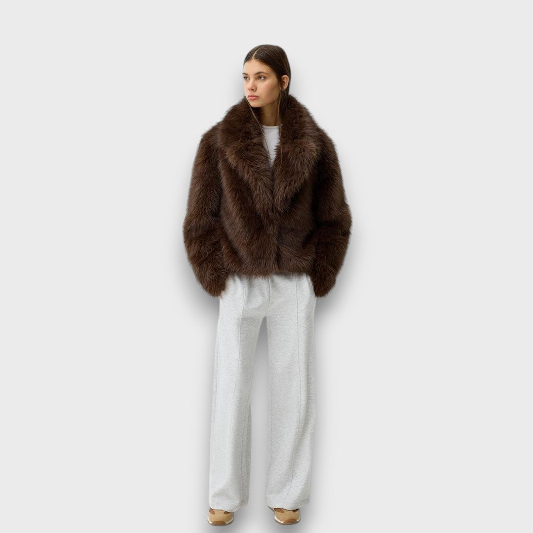 Illia | Short Faux Fur Jacket with Oversized Collar